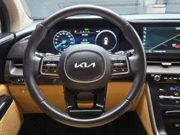 2022 Kia Carnival с пробегом 15 515 км