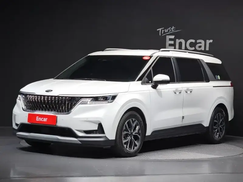2021 Kia Carnival с пробегом 23 468 км