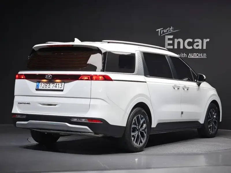 2021 Kia Carnival с пробегом 23 468 км