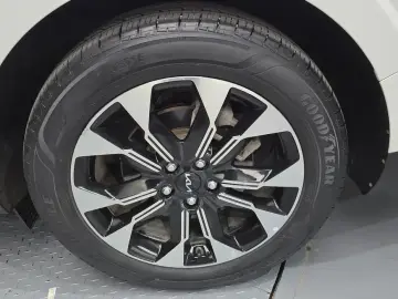 2022 Kia Carnival с пробегом 15 515 км