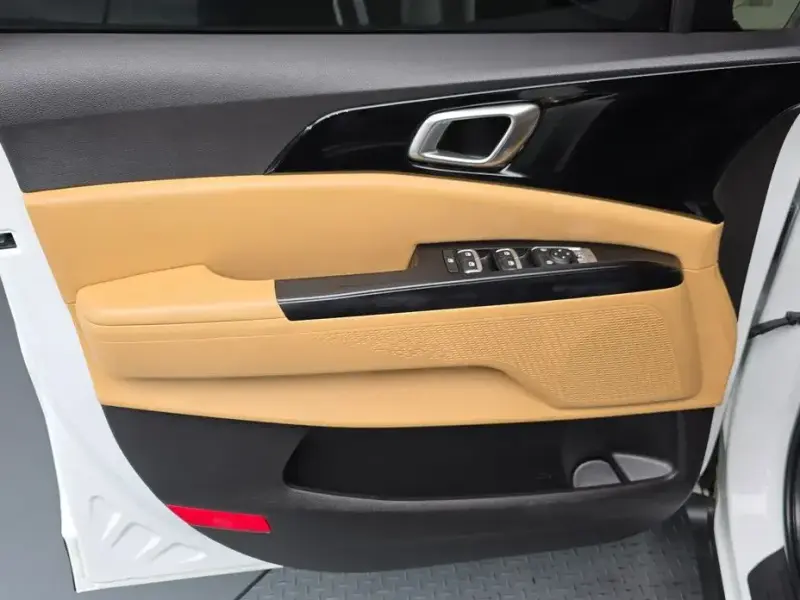 2022 Kia Carnival с пробегом 15 515 км