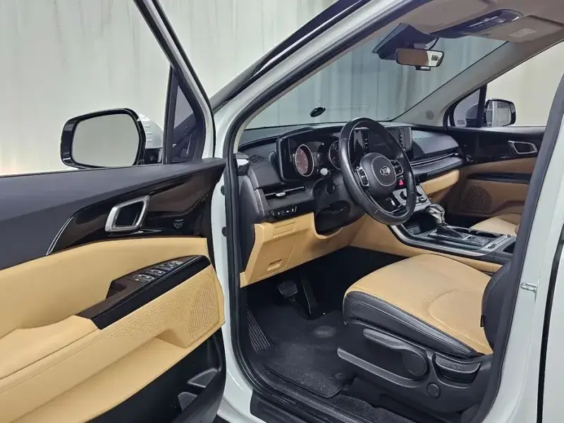 2021 Kia Carnival с пробегом 23 468 км