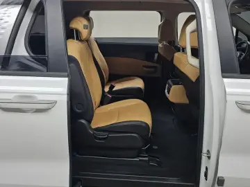 2021 Kia Carnival с пробегом 23 468 км