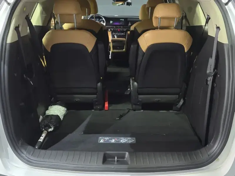 2022 Kia Carnival с пробегом 15 515 км