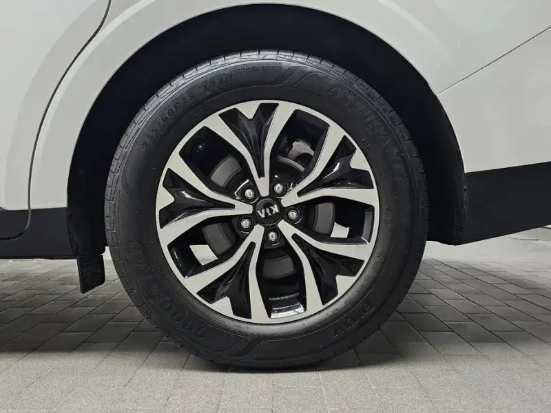 2021 Kia Carnival с пробегом 23 468 км