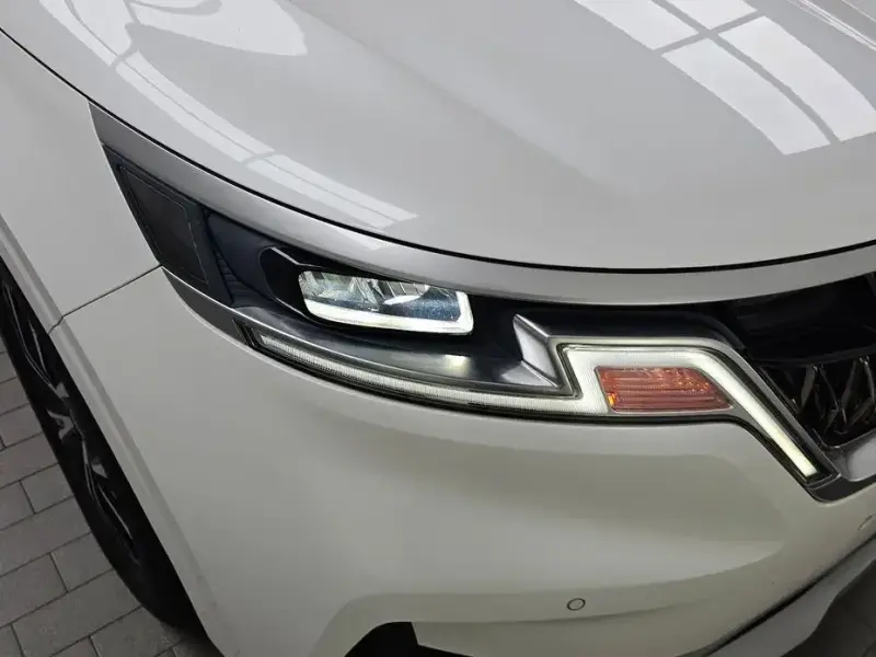 2021 Kia Carnival с пробегом 23 468 км