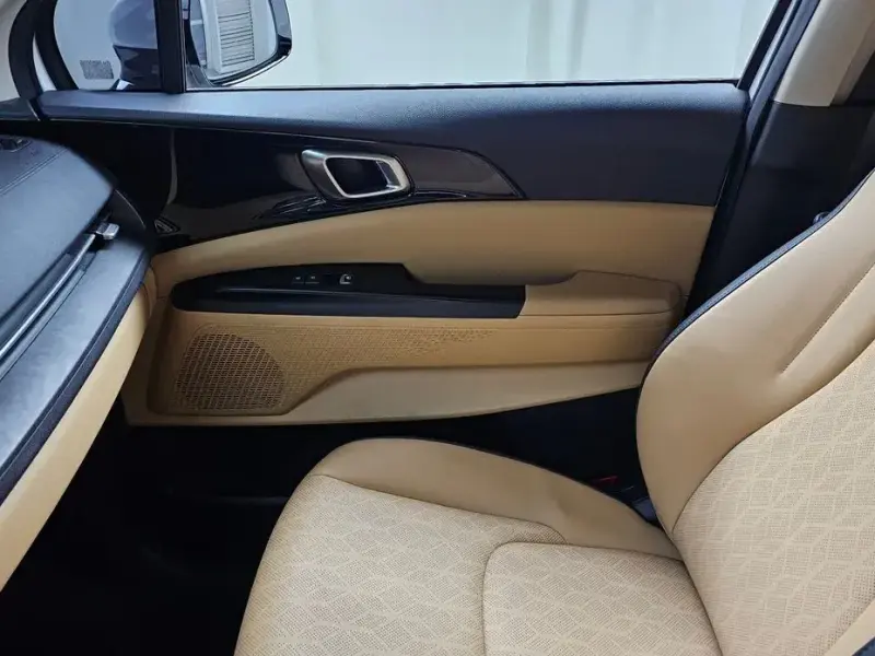 2021 Kia Carnival с пробегом 23 468 км