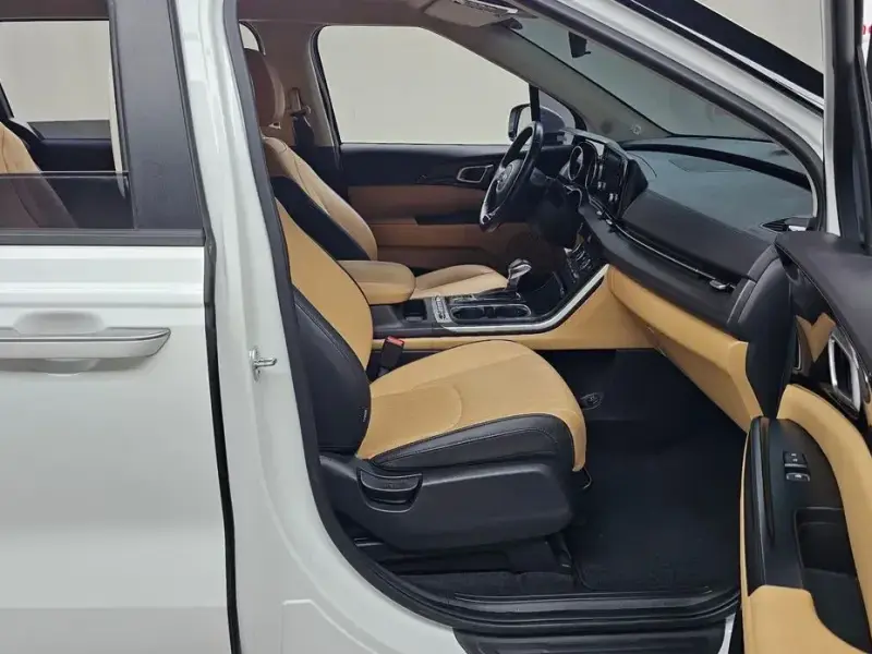 2021 Kia Carnival с пробегом 23 468 км