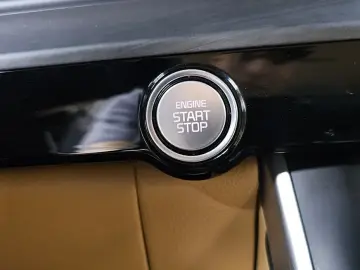 2021 Kia Carnival с пробегом 23 468 км