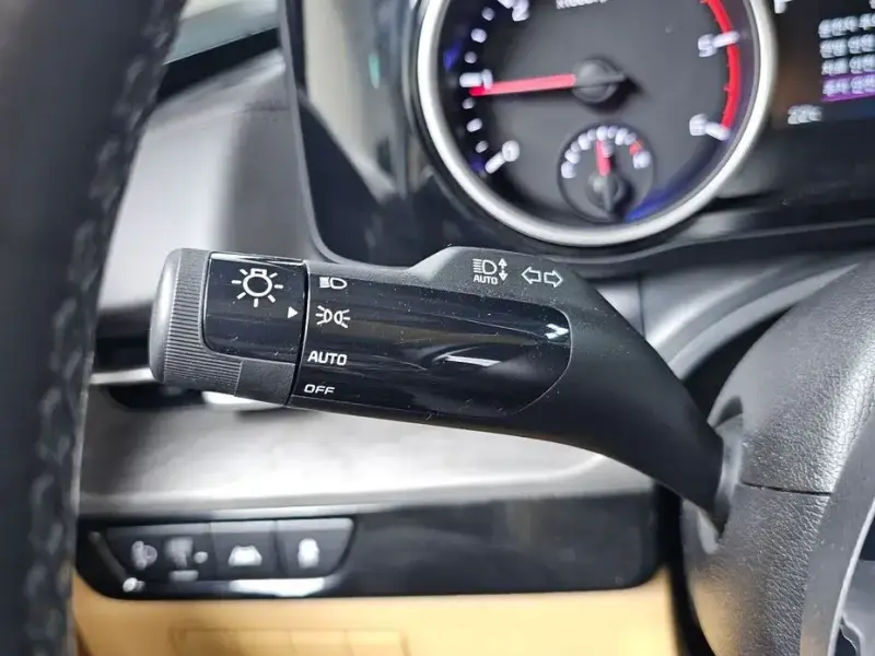 2021 Kia Carnival с пробегом 23 468 км