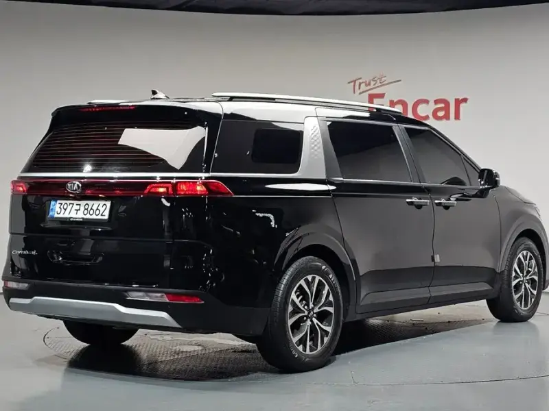 2021 Kia Carnival с пробегом 6 599 км