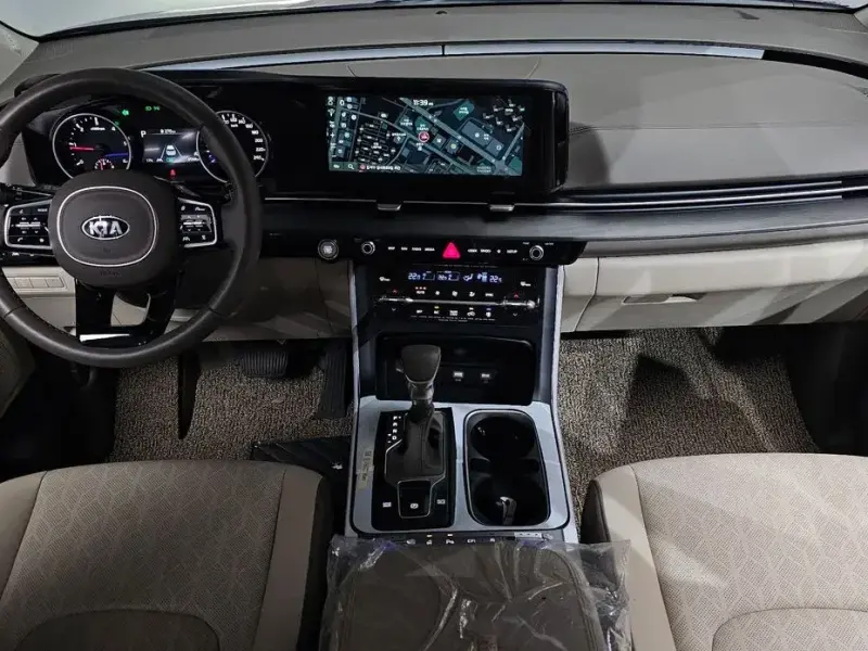2021 Kia Carnival с пробегом 6 599 км