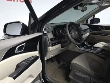 2021 Kia Carnival с пробегом 6 599 км