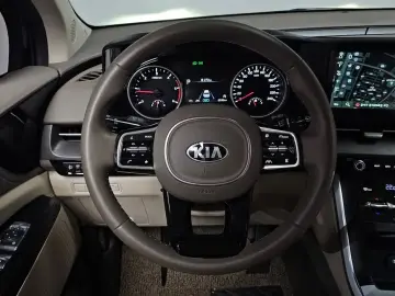 2021 Kia Carnival с пробегом 6 599 км