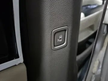 2021 Kia Carnival с пробегом 6 599 км