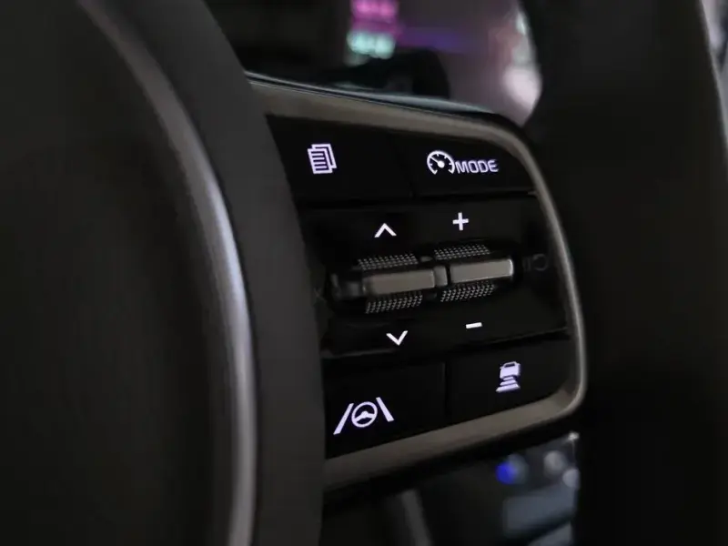 2021 Kia Carnival с пробегом 6 599 км