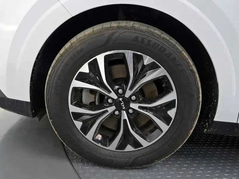 2022 Kia Carnival с пробегом 137 775 км
