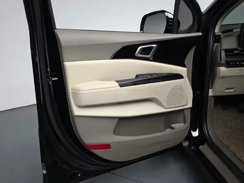 2021 Kia Carnival с пробегом 6 599 км