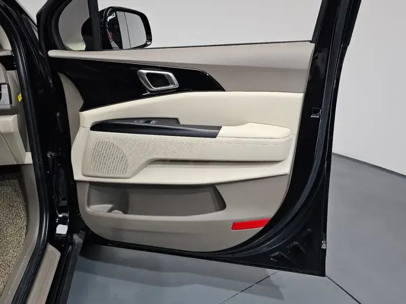 2021 Kia Carnival с пробегом 6 599 км