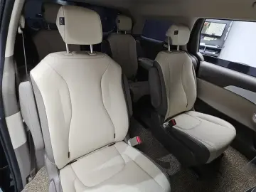 2021 Kia Carnival с пробегом 6 599 км