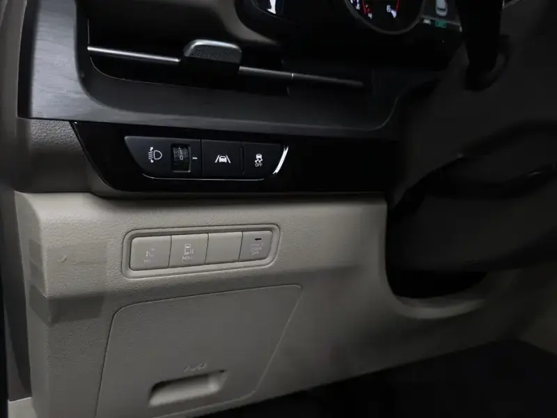 2021 Kia Carnival с пробегом 6 599 км