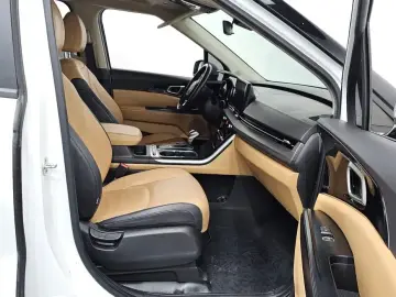 2022 Kia Carnival с пробегом 64 874 км