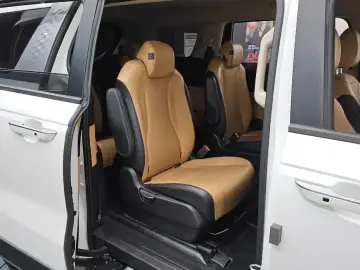 2022 Kia Carnival с пробегом 64 874 км
