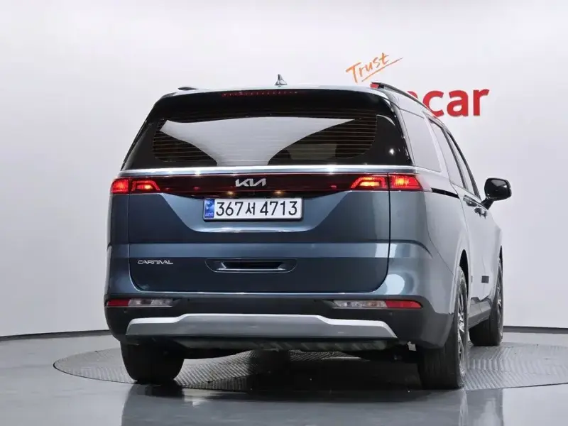 2022 Kia Carnival с пробегом 123 689 км