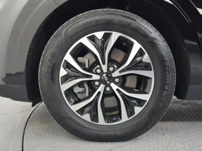 2023 Kia Carnival с пробегом 57 314 км