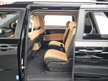 2023 Kia Carnival с пробегом 57 314 км
