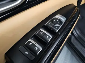 2023 Kia Carnival с пробегом 57 314 км