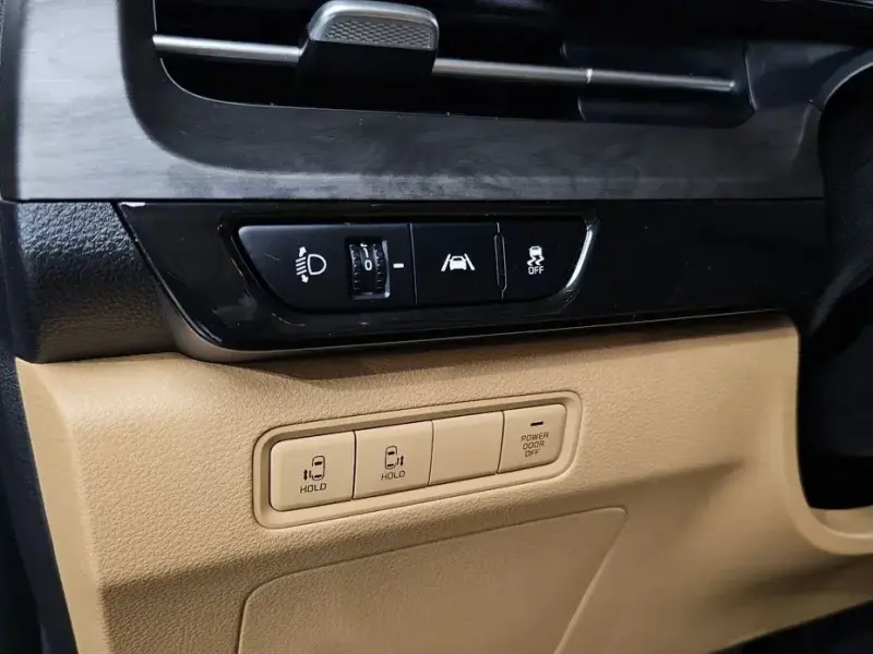 2023 Kia Carnival с пробегом 57 314 км