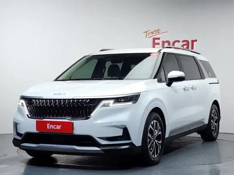 2023 Kia Carnival с пробегом 50 194 км