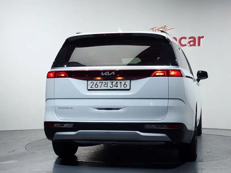 2023 Kia Carnival с пробегом 50 194 км