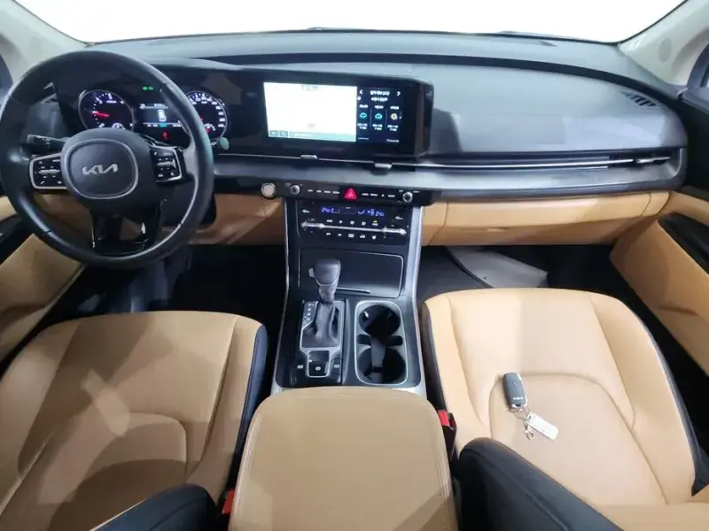 2023 Kia Carnival с пробегом 50 194 км