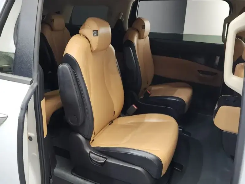 2023 Kia Carnival с пробегом 50 194 км
