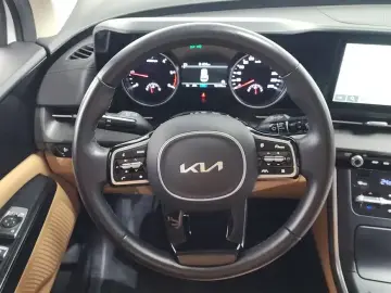 2023 Kia Carnival с пробегом 50 194 км