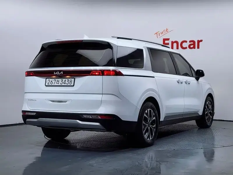 2023 Kia Carnival с пробегом 49 585 км