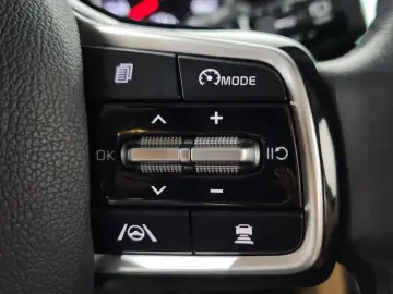 2023 Kia Carnival с пробегом 49 585 км