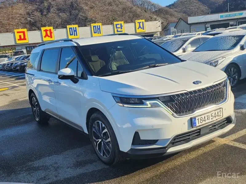 2021 Kia Carnival с пробегом 127 381 км