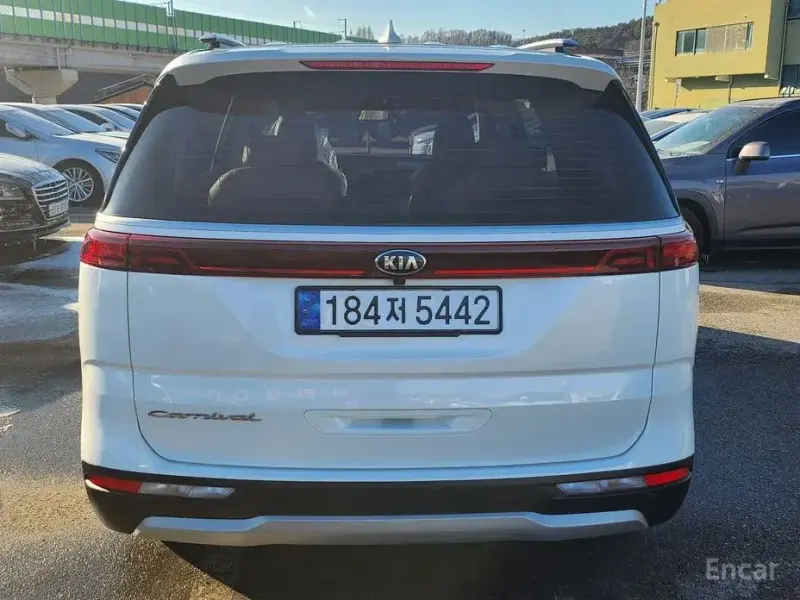 2021 Kia Carnival с пробегом 127 381 км