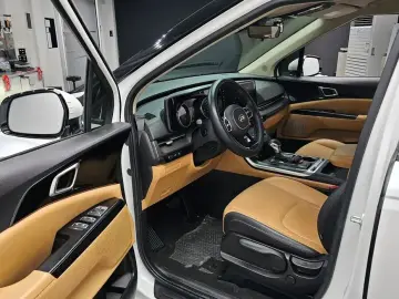 2021 Kia Carnival с пробегом 67 060 км