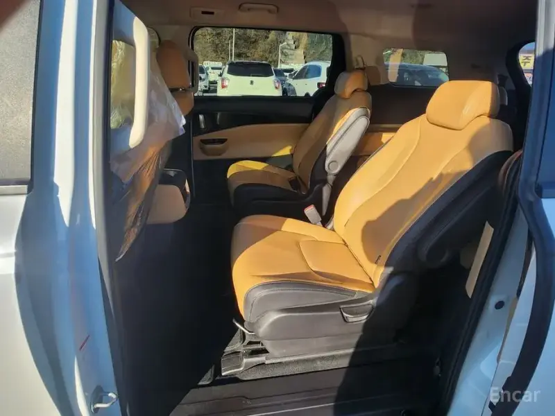 2021 Kia Carnival с пробегом 127 381 км