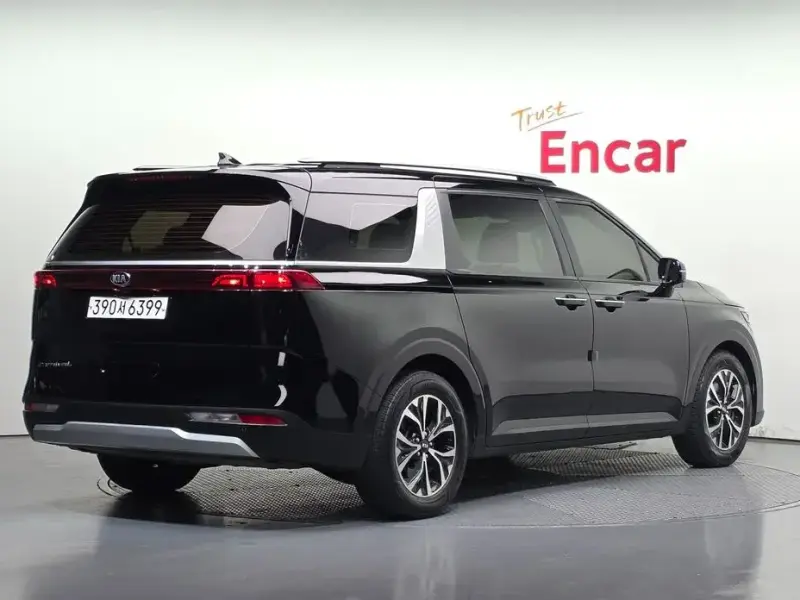 2021 Kia Carnival с пробегом 65 681 км