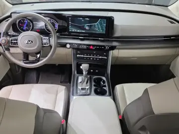 2021 Kia Carnival с пробегом 65 681 км