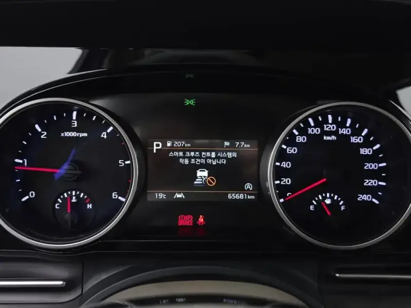 2021 Kia Carnival с пробегом 65 681 км