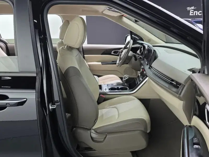 2021 Kia Carnival с пробегом 65 681 км