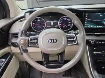2021 Kia Carnival с пробегом 65 681 км