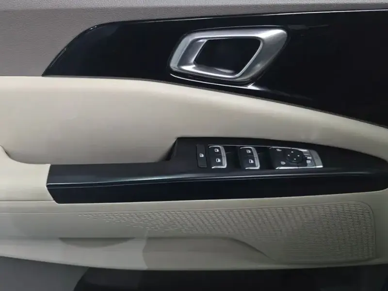 2021 Kia Carnival с пробегом 65 681 км
