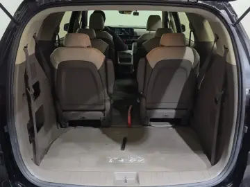 2021 Kia Carnival с пробегом 65 681 км